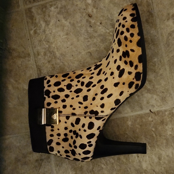 TORY BURCH Spike Heeled Leopard Print Pony Hair Booties, EEUC, Size 9M - Picture 6 of 6